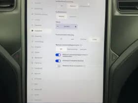 Tesla Model s thumbnail 21