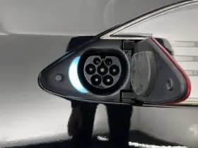 Tesla Model s thumbnail 28