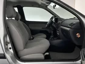 Renault Clio thumbnail 12