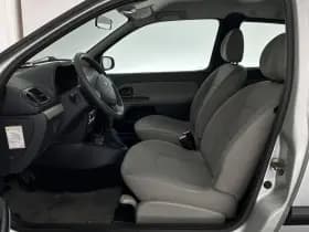 Renault Clio thumbnail 9