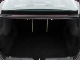 Jaguar Xe thumbnail 11