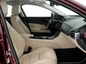 Jaguar Xe thumbnail 12