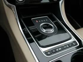 Jaguar Xe thumbnail 13