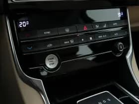 Jaguar Xe thumbnail 14