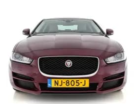 Jaguar Xe thumbnail 3
