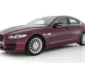 Jaguar Xe thumbnail 4