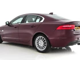 Jaguar Xe thumbnail 5
