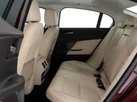 Jaguar Xe thumbnail 10