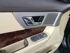 Jaguar Xf thumbnail 24
