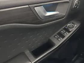 Ford Kuga thumbnail 24