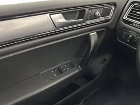 Volkswagen Touareg thumbnail 23