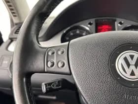 Volkswagen Passat thumbnail 17