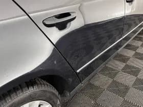 Volkswagen Passat thumbnail 33