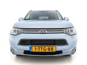 Mitsubishi Outlander thumbnail 3