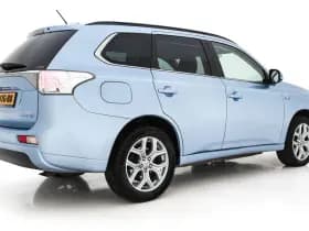 Mitsubishi Outlander thumbnail 7