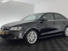 Volkswagen Jetta thumbnail 4