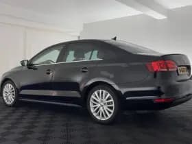 Volkswagen Jetta thumbnail 5