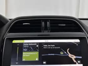 Jaguar F pace thumbnail 14