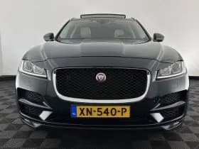 Jaguar F pace thumbnail 3