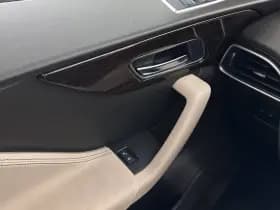 Jaguar F pace thumbnail 24