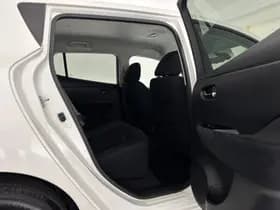 Nissan Leaf thumbnail 12