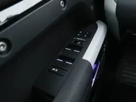 Land Rover defender thumbnail 22