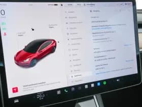 Tesla Model 3 thumbnail 16