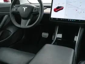 Tesla Model 3 thumbnail 8