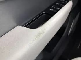 Land Rover range rover velar thumbnail 32