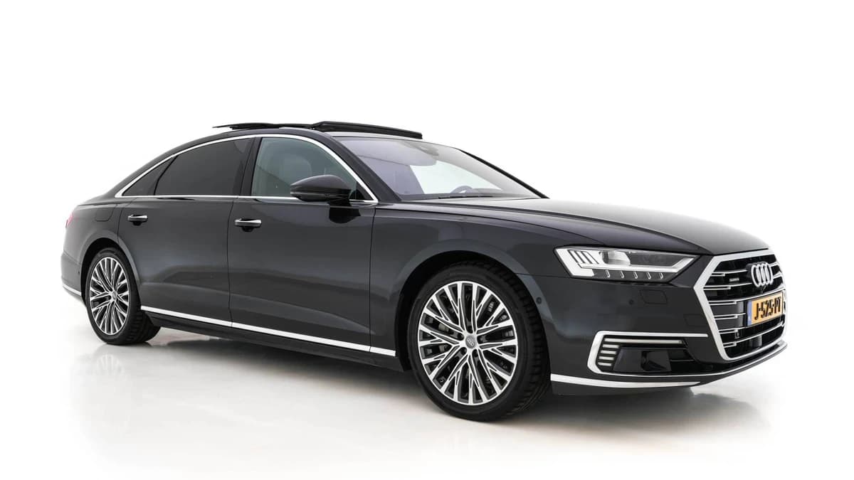 Audi A8 — foto 1