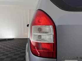 Opel Zafira thumbnail 24