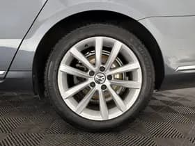 Volkswagen Passat thumbnail 23