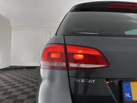 Volkswagen Passat thumbnail 25