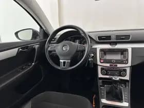Volkswagen Passat thumbnail 9