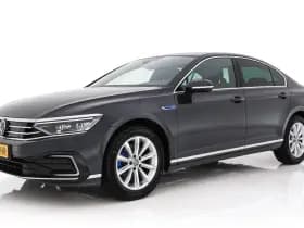 Volkswagen Passat thumbnail 4