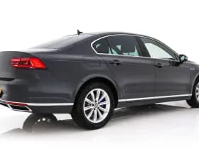 Volkswagen Passat thumbnail 7