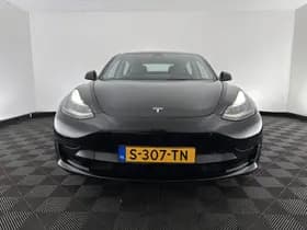 Tesla Model 3 thumbnail 3