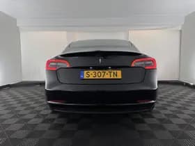 Tesla Model 3 thumbnail 6