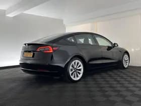 Tesla Model 3 thumbnail 7