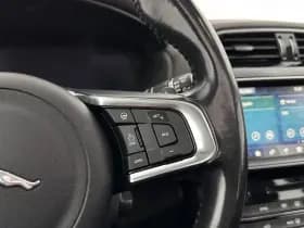 Jaguar F pace thumbnail 21