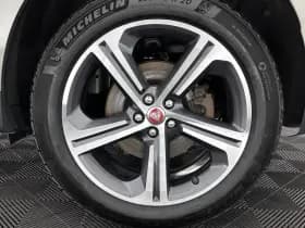 Jaguar F pace thumbnail 27