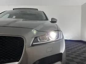 Jaguar F pace thumbnail 28