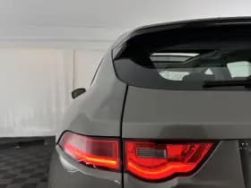 Jaguar F pace thumbnail 29