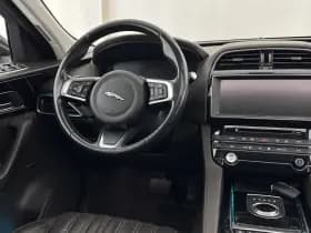 Jaguar F pace thumbnail 8