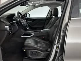 Jaguar F pace thumbnail 9