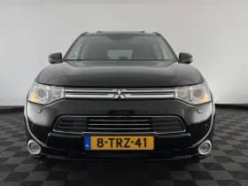 Mitsubishi Outlander thumbnail 3