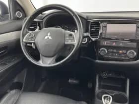 Mitsubishi Outlander thumbnail 9