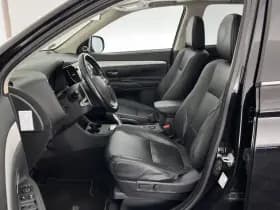 Mitsubishi Outlander thumbnail 10