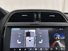Jaguar F pace thumbnail 16