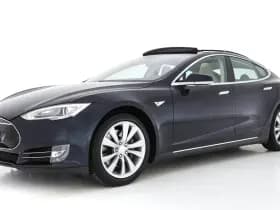 Tesla Model s thumbnail 4